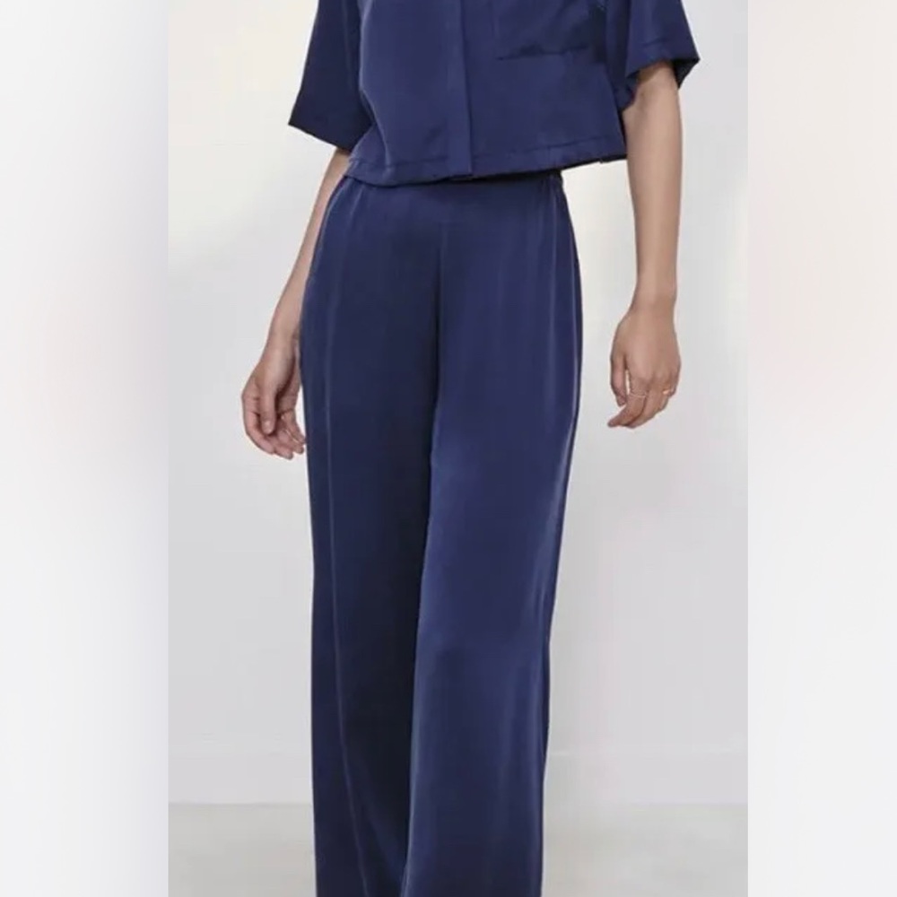 Lunya size small Navy Silk PJ’s